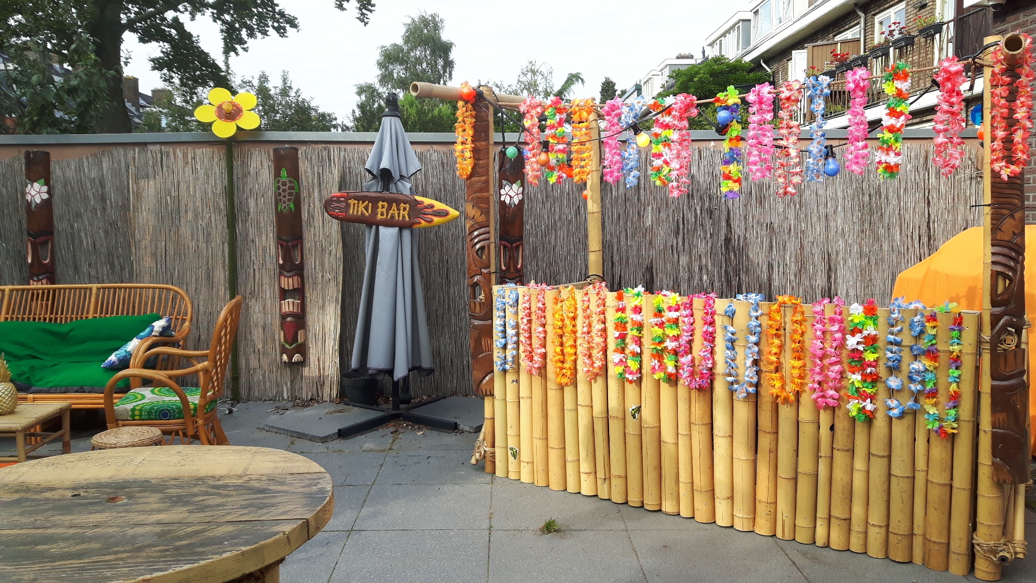 00176 bamboe bar /booth